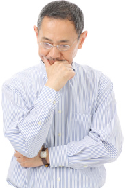 悩む男性
